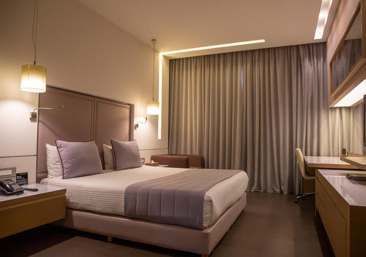 Saifi Suites Hotel Beirut Exterior photo