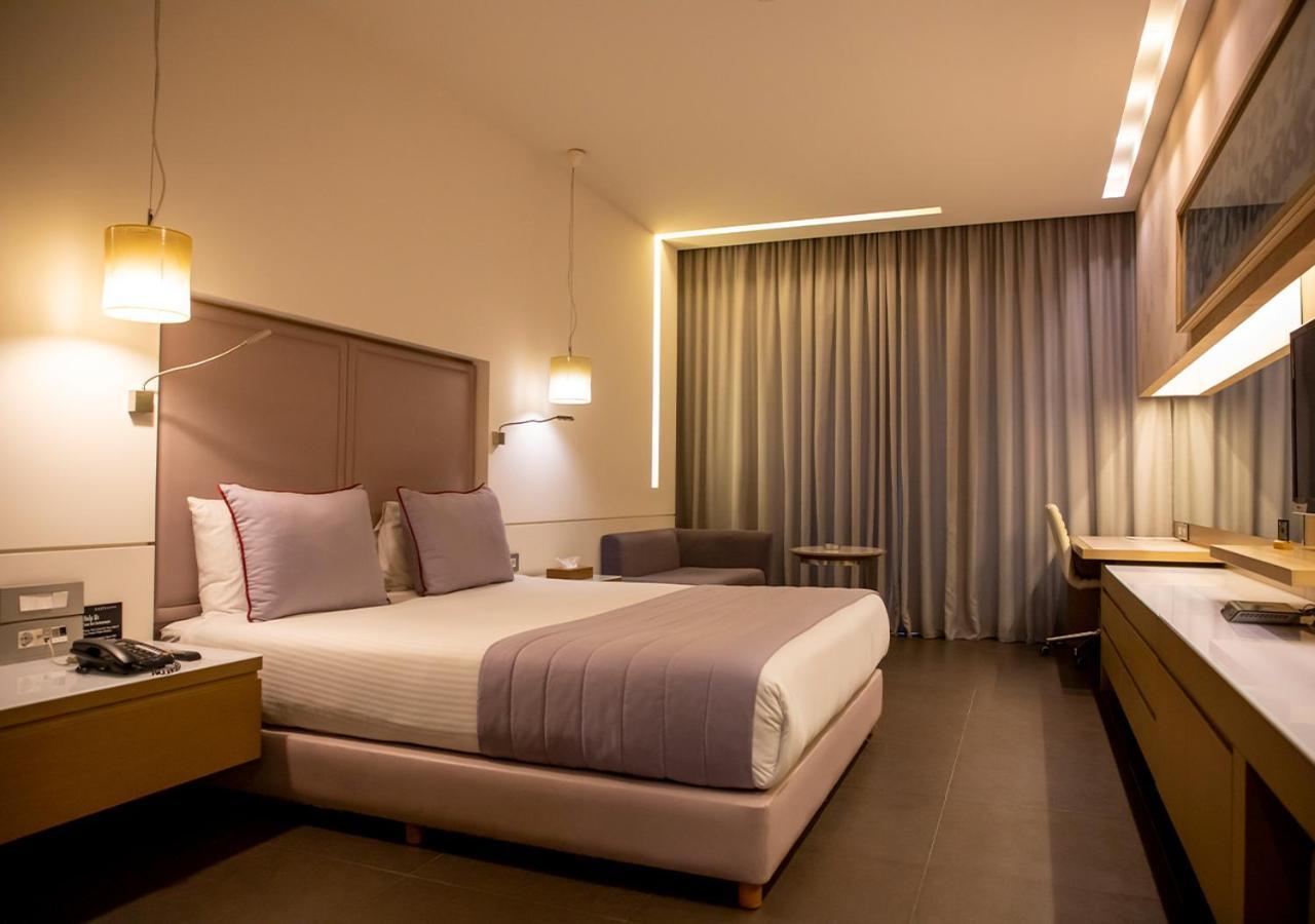 Saifi Suites Hotel Beirut Exterior photo