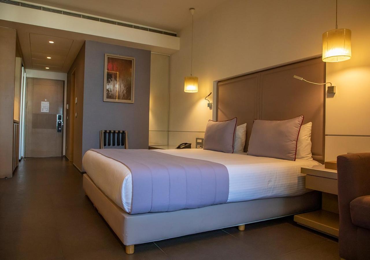 Saifi Suites Hotel Beirut Exterior photo