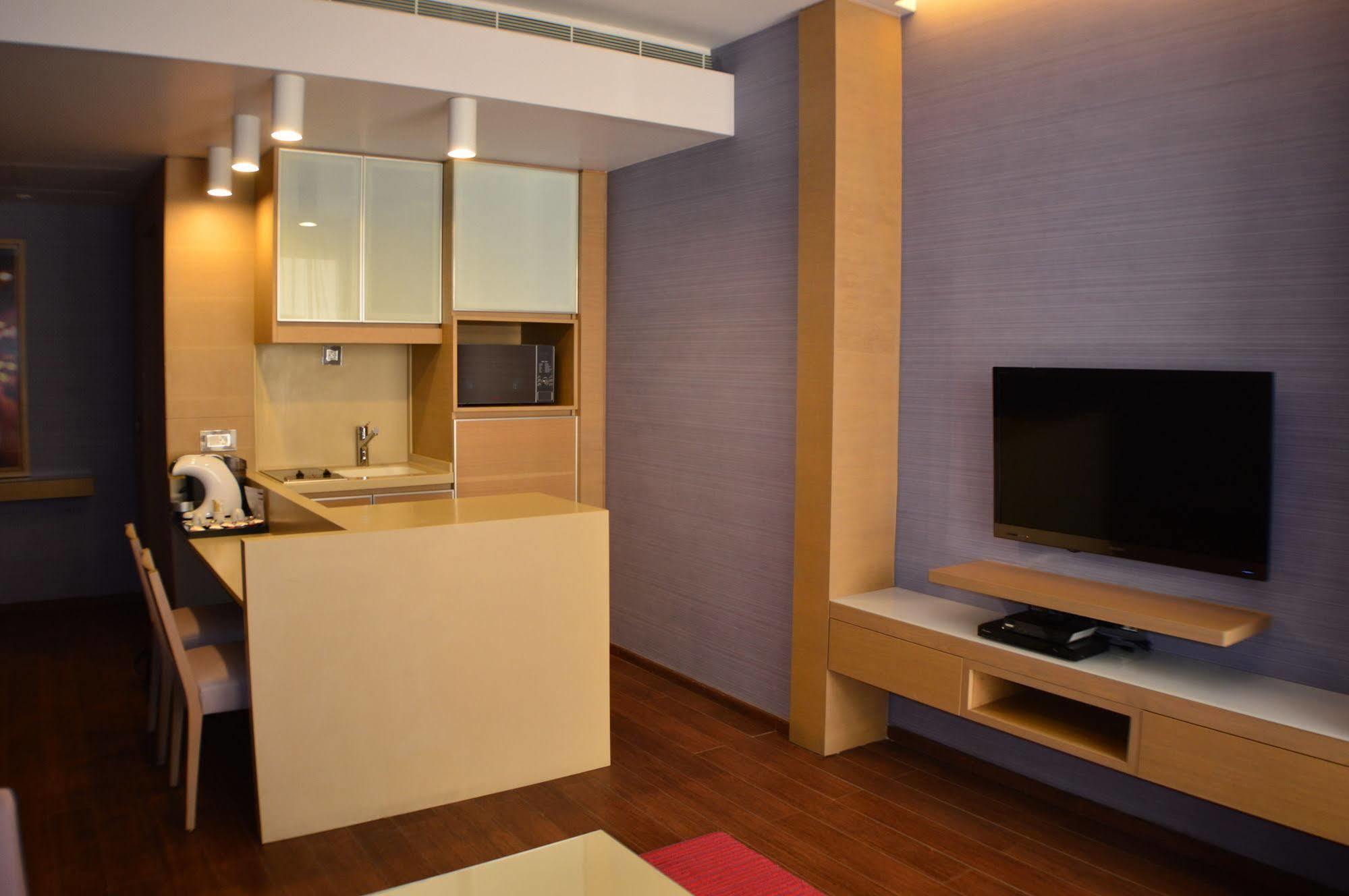 Saifi Suites Hotel Beirut Exterior photo